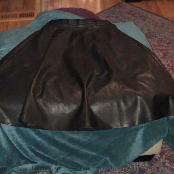 BLACK SKIRT - Picture 7 of 8